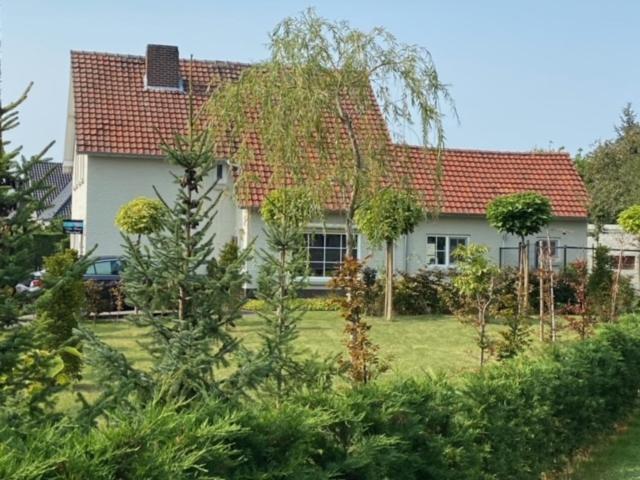 Villa Mooi Maasland Maaseik Exterior photo